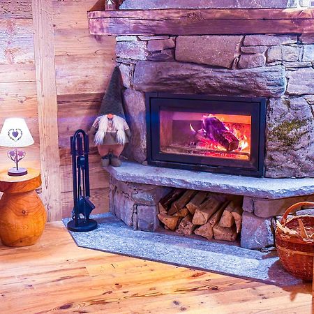 Joivy Modern Family Chalet With Stunning Mountain Views Champoluc Exteriér fotografie