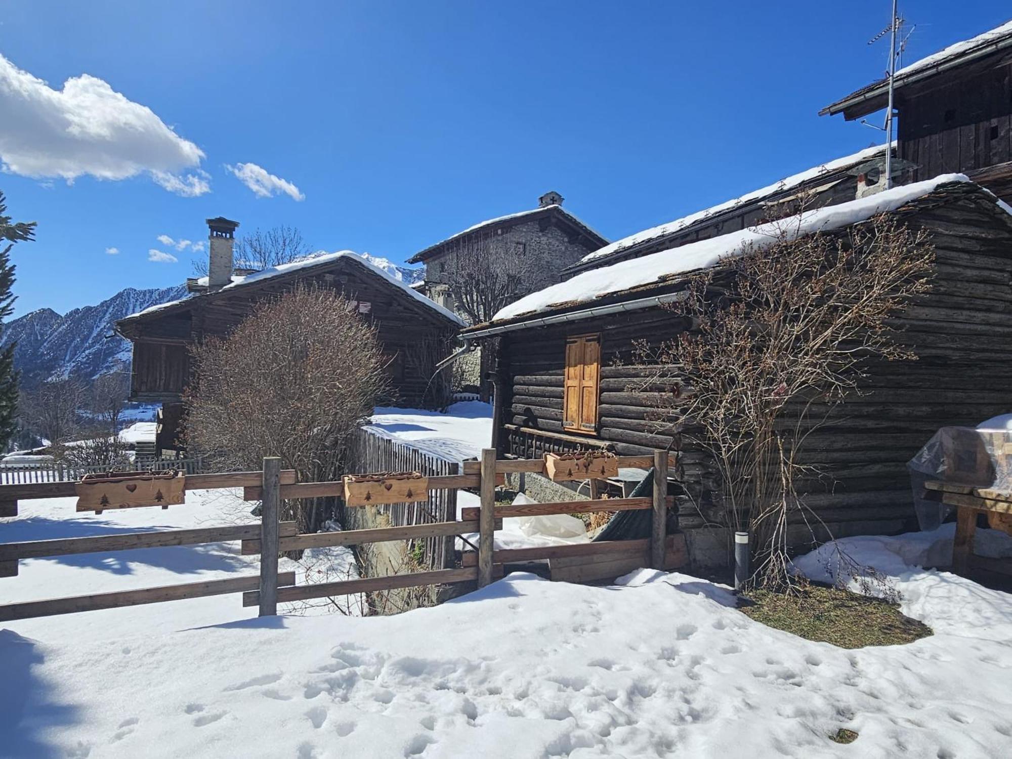 Joivy Modern Family Chalet With Stunning Mountain Views Champoluc Exteriér fotografie