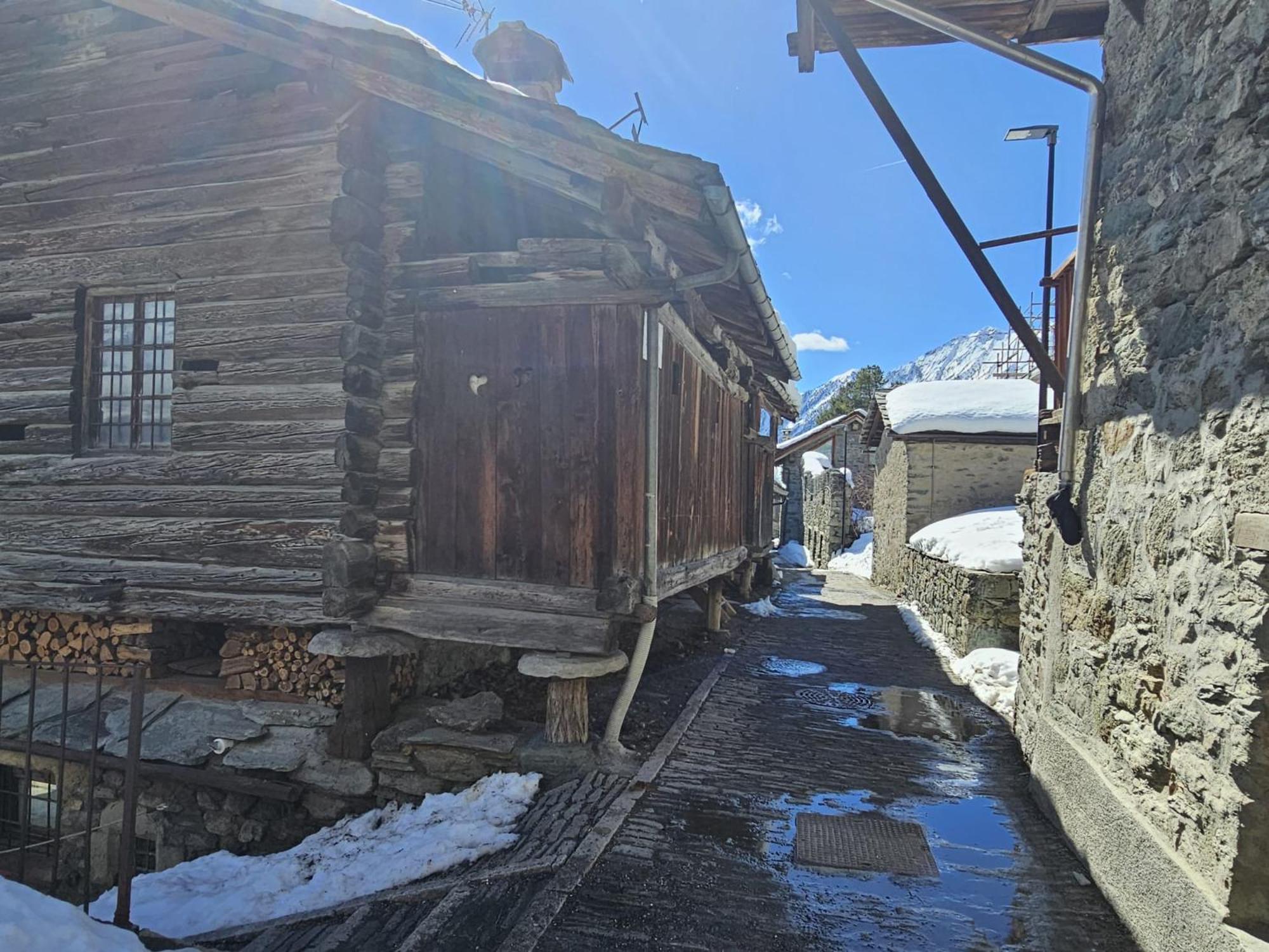 Joivy Modern Family Chalet With Stunning Mountain Views Champoluc Exteriér fotografie