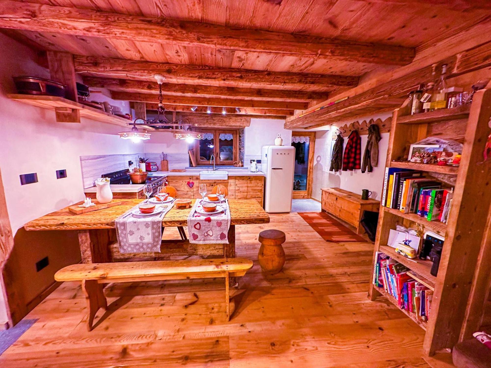 Joivy Modern Family Chalet With Stunning Mountain Views Champoluc Exteriér fotografie