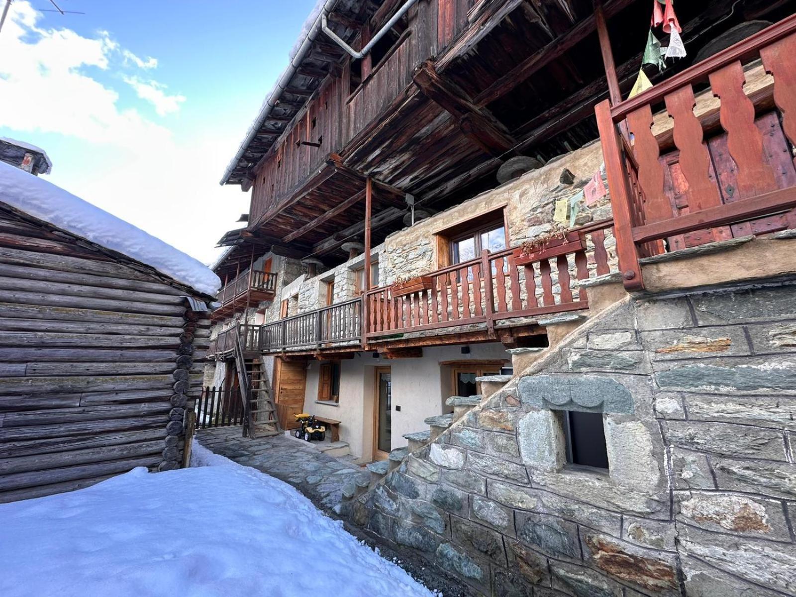 Joivy Modern Family Chalet With Stunning Mountain Views Champoluc Exteriér fotografie