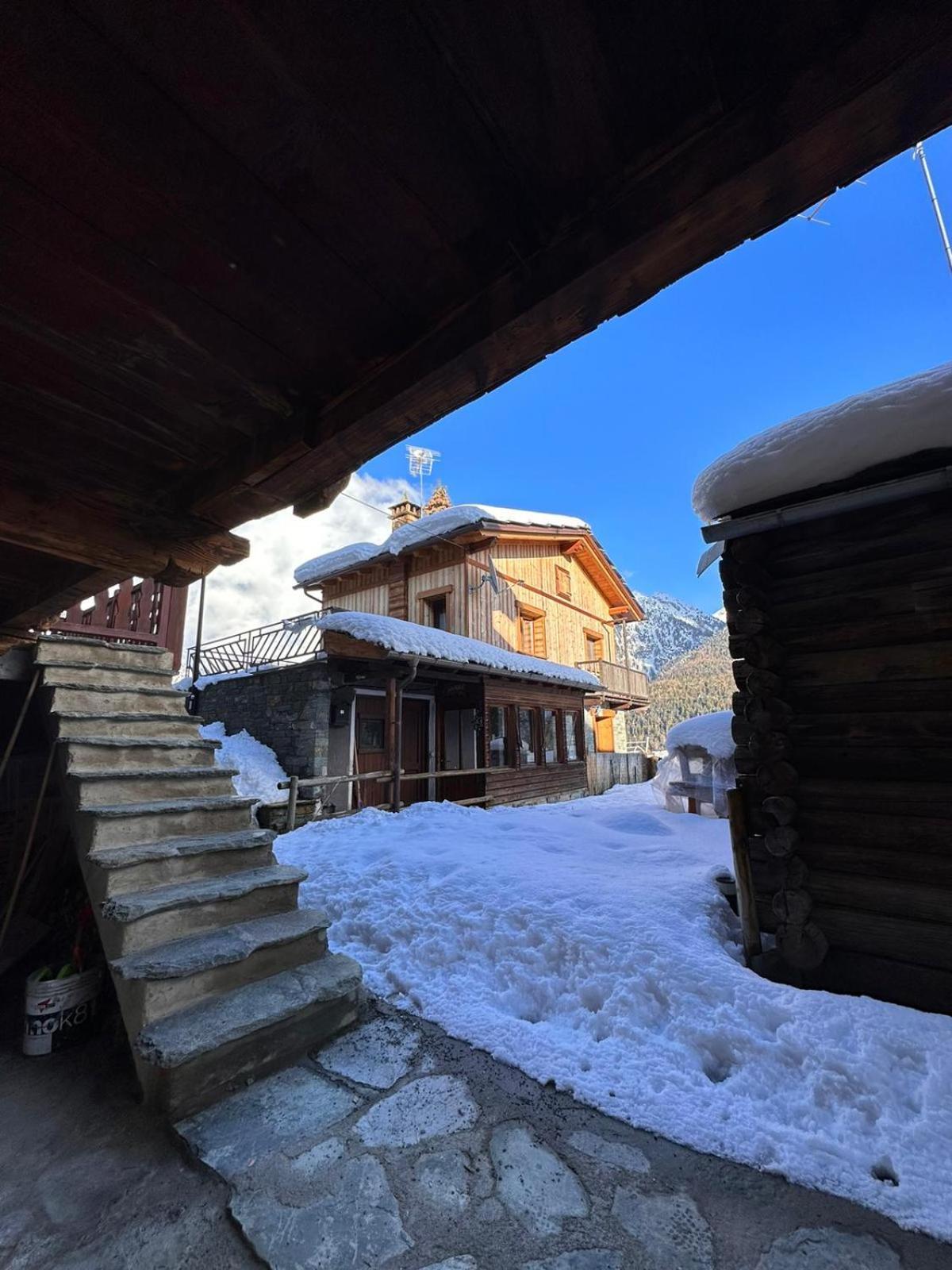 Joivy Modern Family Chalet With Stunning Mountain Views Champoluc Exteriér fotografie