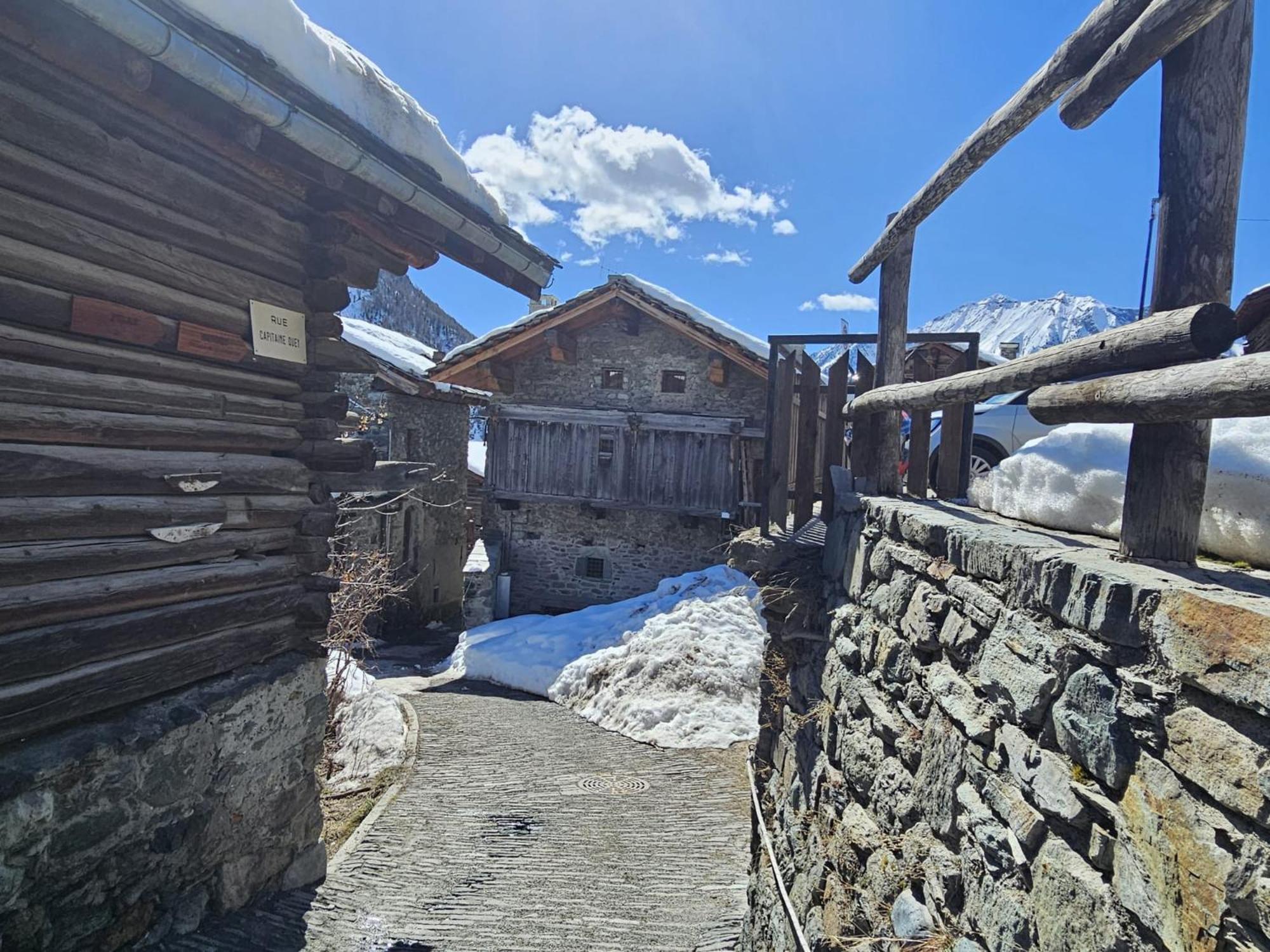 Joivy Modern Family Chalet With Stunning Mountain Views Champoluc Exteriér fotografie