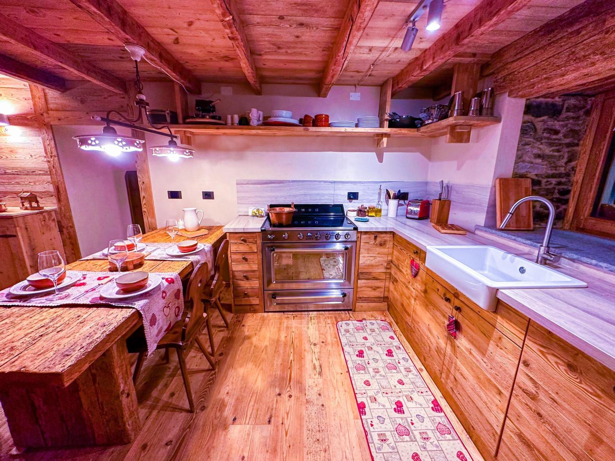 Joivy Modern Family Chalet With Stunning Mountain Views Champoluc Exteriér fotografie